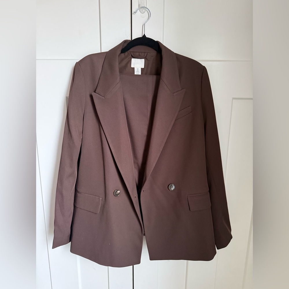H&M Chocolate Brown Women's Blazer and pants suit. Blazer size S, pants size 6.